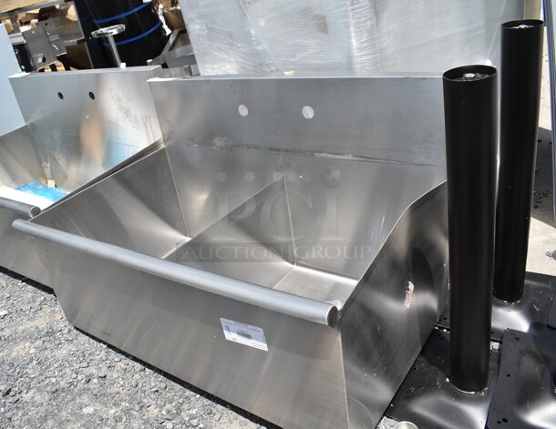 BRAND NEW SCRATCH AND DENT! Stainless Steel Commercial 2 Bay Sink. No Legs.  - Image 3 of 5
