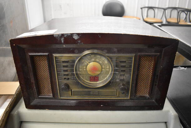 Crosley Model CR83 Stack-O-Matic Countertop Record Player. 17x16x9.5 - Image 2 of 9
