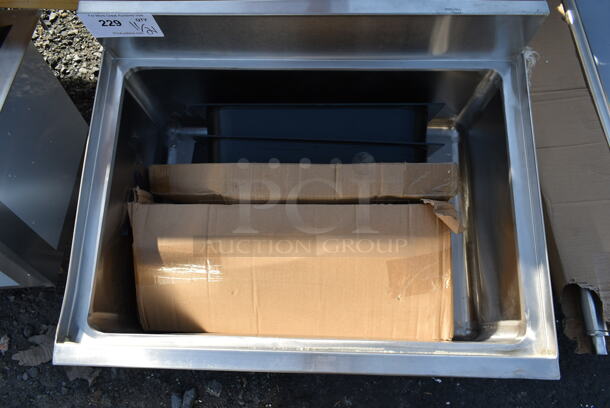BRAND NEW SCRATCH AND DENT! Stainless Steel Commercial Ice Bin. - Image 3 of 3
