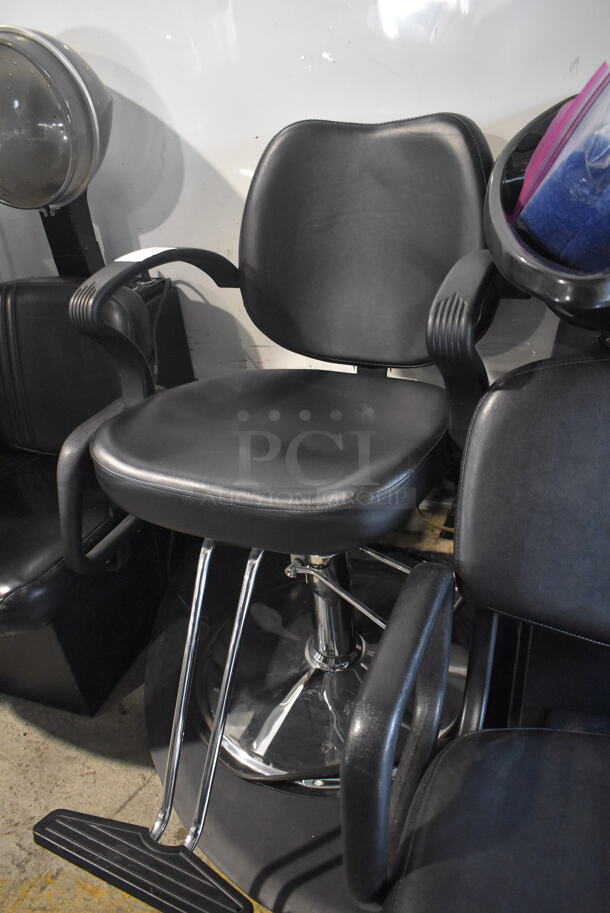 Professional Salon Styling Chair With Foot Rest.  - Image 3 of 4