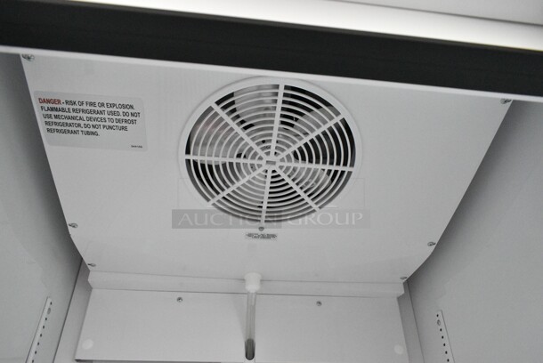 2021 True TSCI-600R-G-PH Metal Commercial Single Door Reach In Cooler Merchandiser w/ Poly Coated Racks. 115 Volts, 1 Phase. Tested and Working! - Image 4 of 5