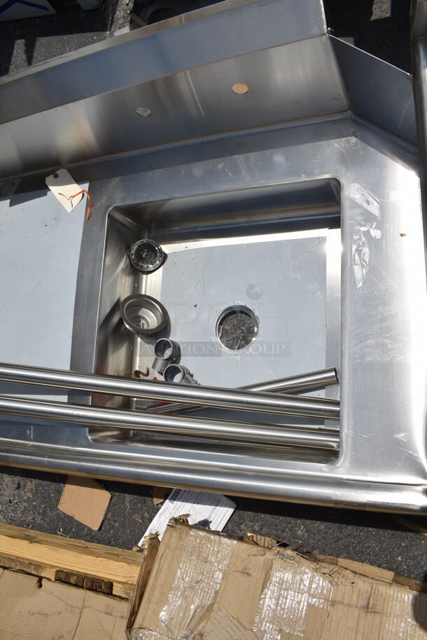 BRAND NEW SCRATCH AND DENT! Regency 600DDT48L 16 Gauge 4' Soiled / Dirty Dish Table - Left Drainboard.  - Image 3 of 6