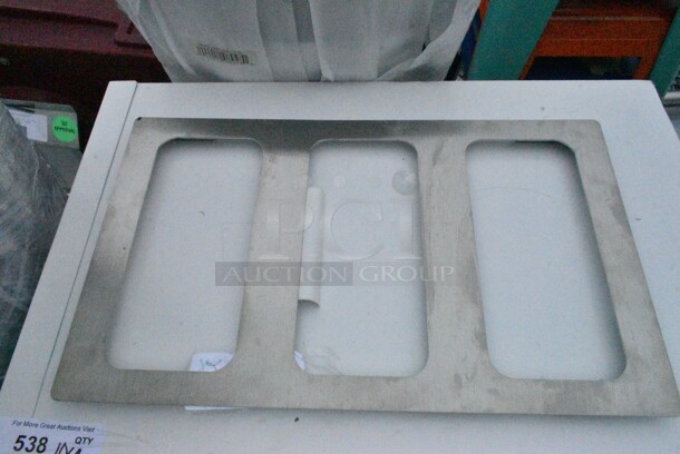 2 BRAND NEW SCRATCH AND DENT! Items Including 9228244314SS Vollrath 8244314 Miramar 6 Compartment Stainless Steel Adapter Plate for Vollrath 40003 Pans and 9228244214SS Vollrath 8244214 Miramar 3 Compartment Stainless Steel Adapter Plate for Vollrath 40004 Pans. 2 Times Your Bid!  - Image 6 of 8