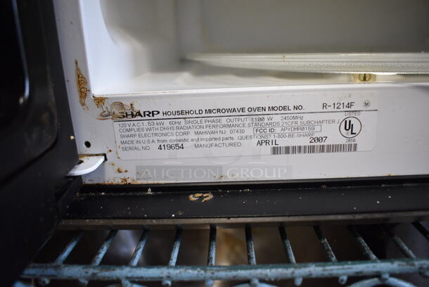 Sharp Model R-1214F Countertop Microwave Oven w/ Plate. 120 Volts, 1 Phase. 24x15.5x14.5 - Image 4 of 5