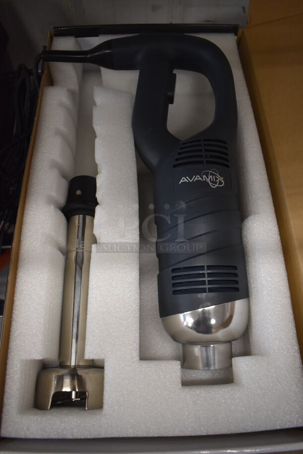 BRAND NEW SCRATCH AND DENT! AvaMix 928IBMD10 Stainless Steel Commercial 10" Shaft Immersion Blender. 120 Volts, 1 Phase. Tested and Working! - Image 5 of 9