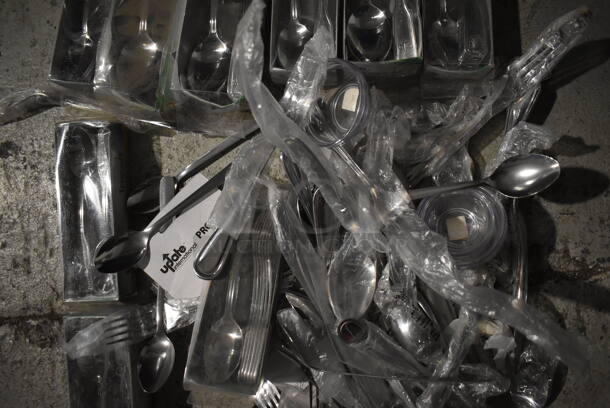ALL ONE MONEY! Crate of Various BRAND NEW Items Including Silverware - Image 3 of 6