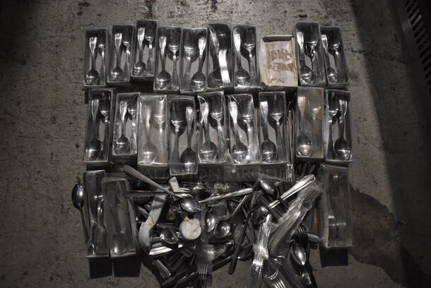 ALL ONE MONEY! Crate of Various BRAND NEW Items Including Silverware - Image 1 of 8