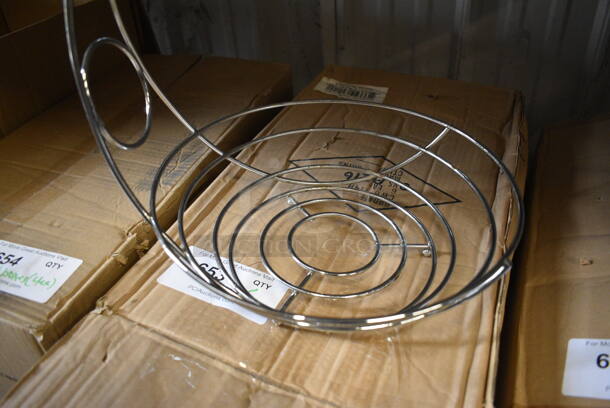 6 BRAND NEW! Metal Banana / Fruit Baskets. 11x12x15. 6 Times Your Bid! - Image 2 of 3