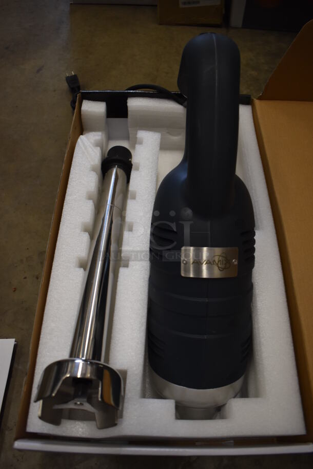BRAND NEW SCRATCH AND DENT! AvaMix 928IBHD16 Stainless Steel Commercial 16" Shaft Immersion Blender. 120 Volts, 1 Phase. Tested and Working! - Image 3 of 8