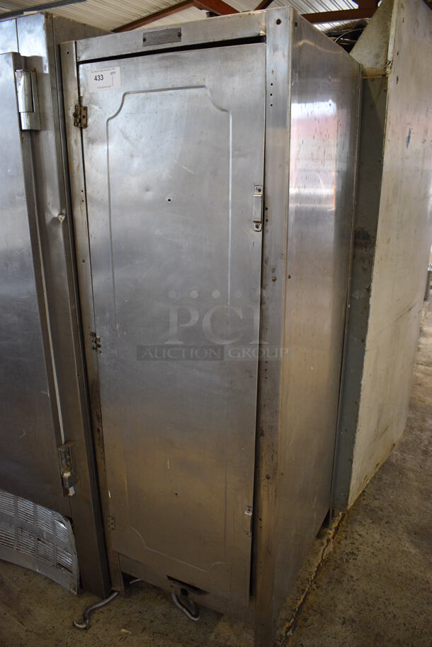 Metal Commercial Single Door Reach In Propane Gas Powered Vertical Smoker. 24.5x28.5x72