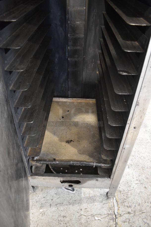 Metal Commercial Single Door Reach In Propane Gas Powered Vertical Smoker. 24.5x28.5x72 - Image 3 of 7