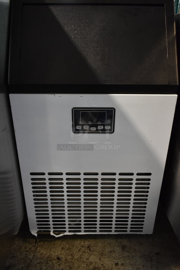 BRAND NEW SCRATCH AND DENT! Aglucky HZB-45 Stainless Steel Commercial Self Contained Ice Machine. 115 Volts, 1 Phase.  - Image 3 of 8