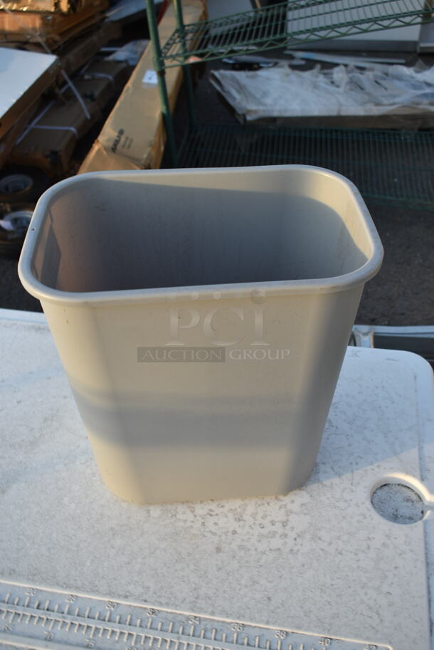 BRAND NEW SCRATCH AND DENT! Rubbermaid FG295600GRAY 28 Qt. / 7 Gallon Gray Rectangular Wastebasket / Trash Can - Image 2 of 4