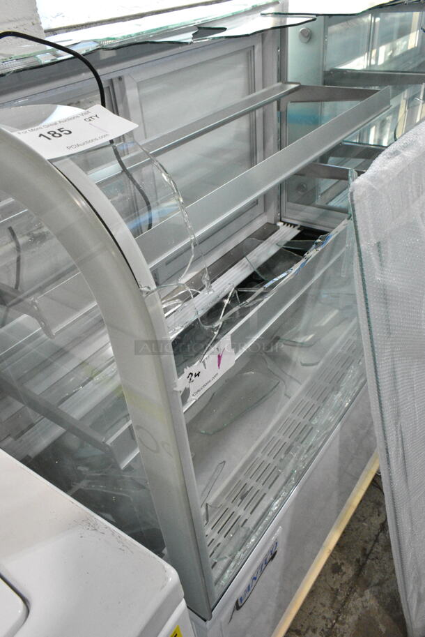 BRAND NEW SCRATCH AND DENT! Avantco BC-48-HC 48" Curved Glass White Refrigerated Bakery Display Case. 115 Volts, 1 Phase. See Pictures for Broken Glass. Tested and Working! - Image 4 of 7