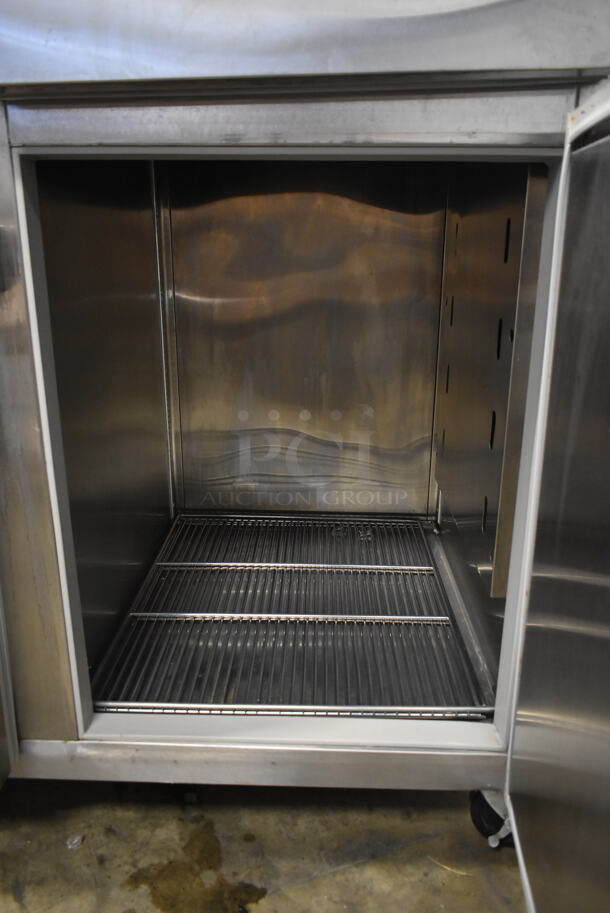 2017 True STR2DT-4HS Stainless Steel Commercial 4 Half Size Reach In Dual Temperature Cooler and Freezer w/ Poly Coated Racks on Commercial Casters. 115 Volts, 1 Phase. Tested and Freezer Side is Working and Cooler Side Needs Refrigerant To Work - Image 10 of 12