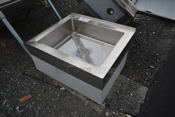 BRAND NEW SCRATCH AND DENT! Regency 600SM16206 Stainless Steel Commercial Ice Bin. No Legs. - Image 2 of 4