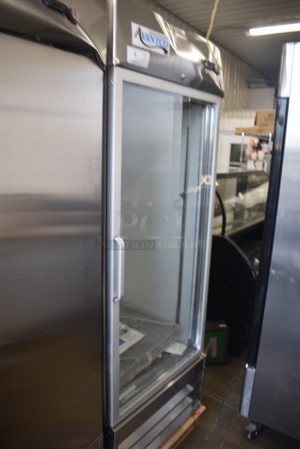 BRAND NEW SCRATCH AND DENT! Avantco 178A23RGHC Commercial Stainless Steel Single Glass Door Reach-In Cooler. 115V. Tested and Working! - Image 2 of 7