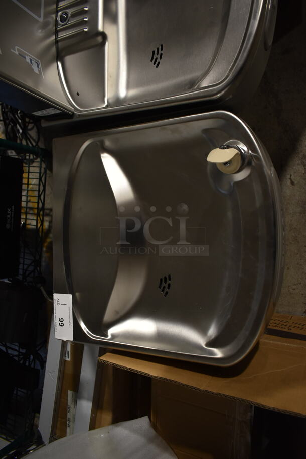 BRAND NEW SCRATCH AND DENT! Elkay Metal Wall Mount Water Fountain. 115 Volts, 1 Phase. - Image 2 of 4