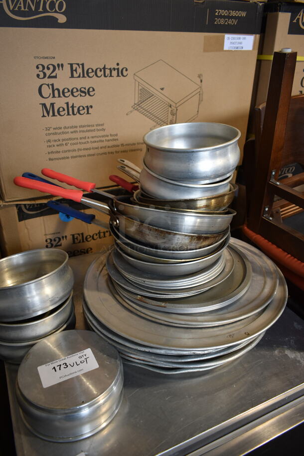 ALL ONE MONEY! Lot of Various Metal Baking Pans - Image 3 of 3