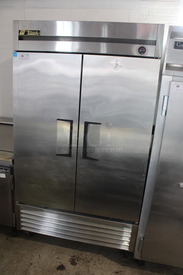 2012 True Model T-43 Stainless Steel Commercial 2 Door Reach In Cooler w/ Poly Coated Racks on Commercial Casters. 115 Volts, 1 Phase. 47x30x83.5. Tested and Working! - Image 2 of 6