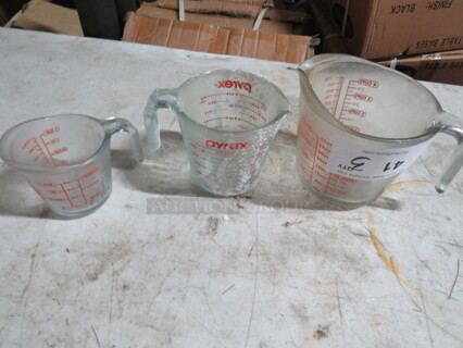 Assorted Measuring Cup. 3XBID.