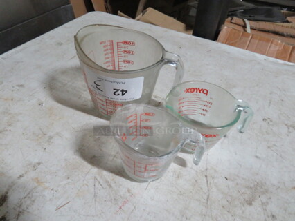 Assorted Measuring Cup. 3XBID.