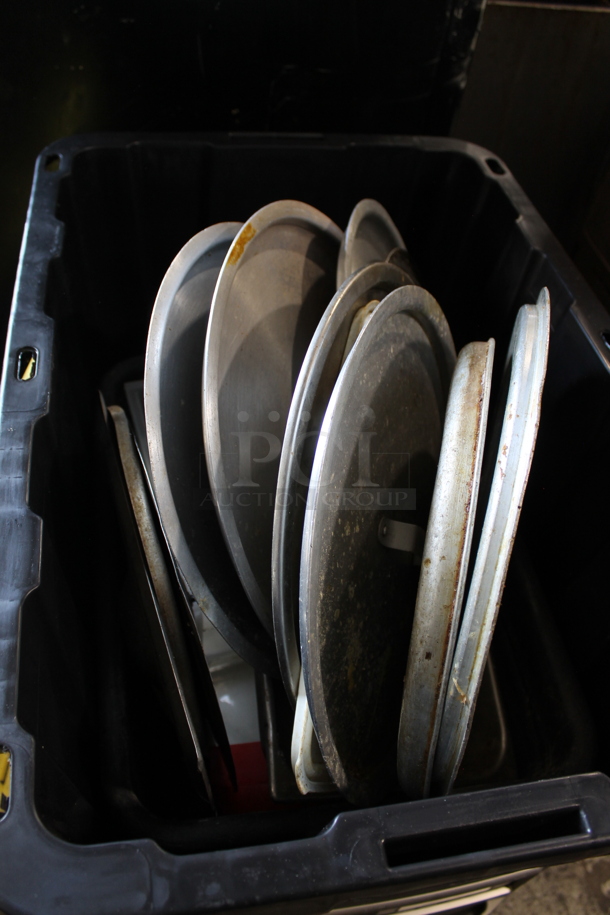 ALL ONE MONEY! Tier Lot of Various Items Including Metal Baking Pans - Image 6 of 6