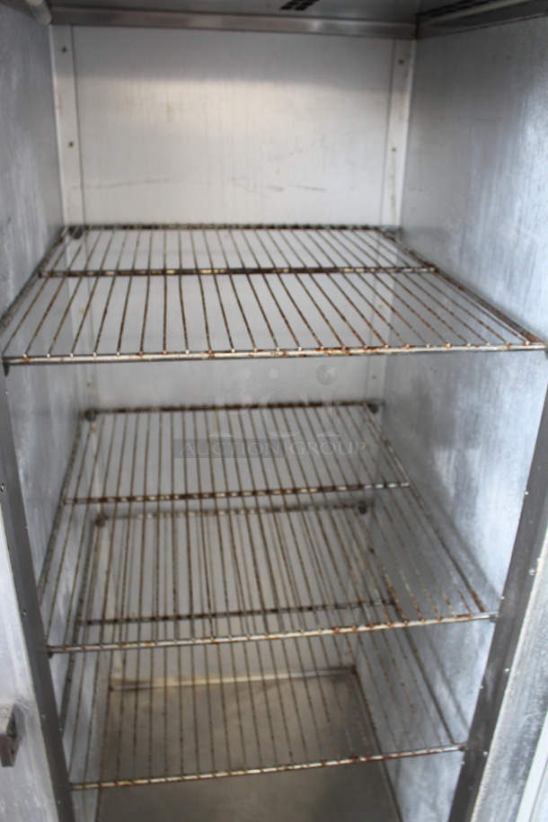 Traulsen G10010A Stainless Steel Commercial Single Door Reach In Cooler w/ Metal Racks. 115 Volts, 1 Phase. Tested and Working! - Image 5 of 7