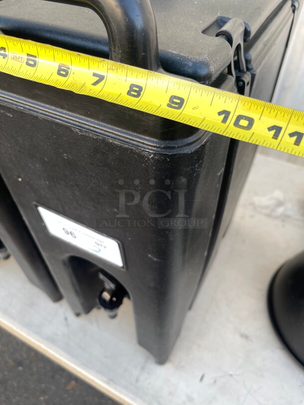 Clean! Cambro Commercial Hot or Cold Beverage Dispensers Great For Catering NSF With Handle For Easy Carrying - Image 8 of 9