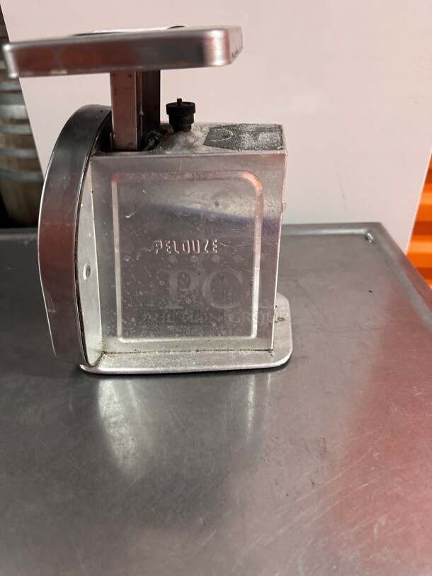 Clean! Rubbermaid Commercial Products Pelouze Aluminum Y-Line Mechanical Stainless Steel Portion-Control Food Scale, 5-pound, for Kitchen Restaurant Use NSF  - Image 4 of 8