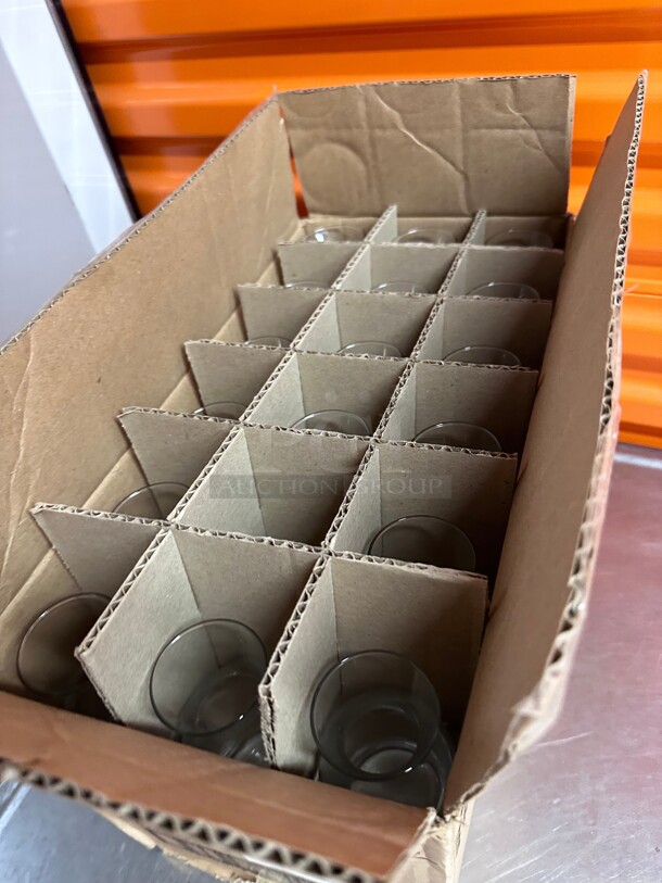 New! Libbey 735 6.5 oz Heavy Duty Glass Wine Decanter - Safedge Rim Guarantee NSF  - Image 5 of 5