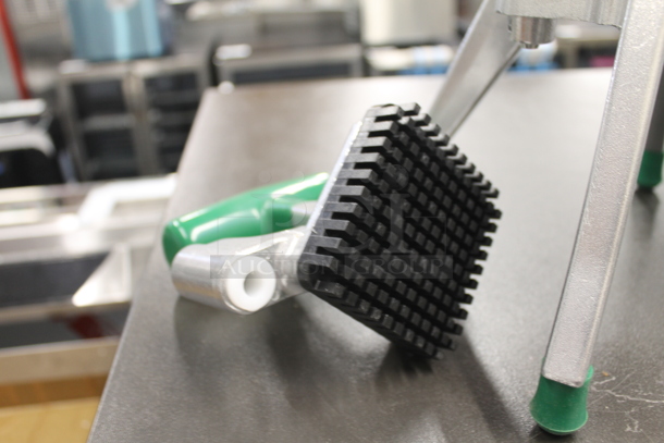 BRAND NEW SCRATCH AND DENT! Garde Stainless Steel Countertop Vegetable Dicer. Tested and Working! - Image 5 of 7