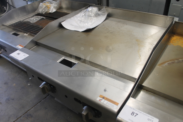Cooking Performance Group CPG TGP-24H Stainless Steel Commercial Countertop Natural Gas Powered Charbroiler Grill. 60,000 BTU. - Image 3 of 5