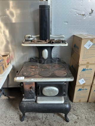 VINTAGE! Union Manufacturing Metal Gas Powered 6 Burner Range w/ Oven. 