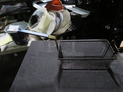 One Deep Fry Basket.