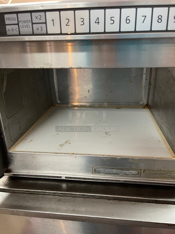 Working! Panasonic NE-21523 2100w Commercial Microwave with Touch Pad, 208v/1ph NSF Tested and Working! - Image 5 of 6