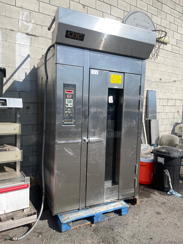 LBC Bakery  LRO-1G5 Roll-In Gas Oven Great For Any Bakery 115/220  Volt and Natural Gas NSF Tested and Working! - Image 2 of 10