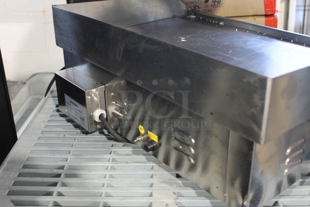 BRAND NEW SCRATCH AND DENT! 2022 Hoocoo CMEG-818 Stainless Steel Commercial Countertop Electric Powered Flat Top Griddle w/ Thermostatic Controls. 240 Volts. - Image 4 of 5