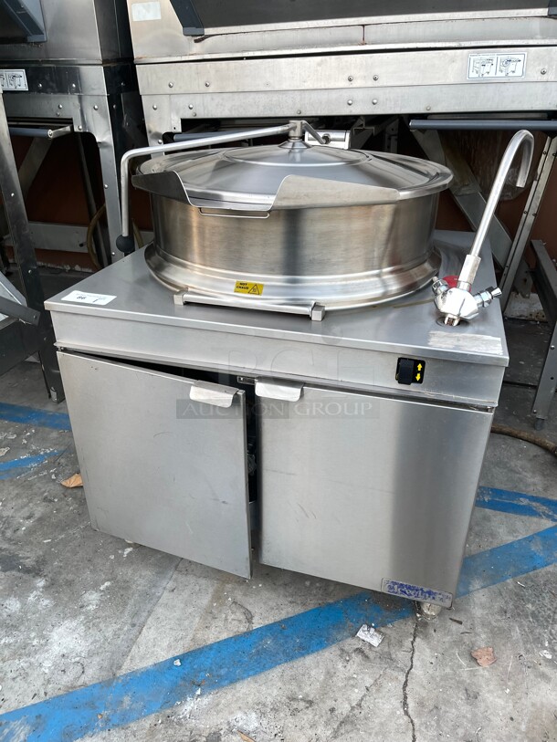 Clean! Cleveland KDM-40-T 40 Gallon 2/3 Natural Gas Steam Jacketed Direct Steam Tilting Kettle with Cabinet Base