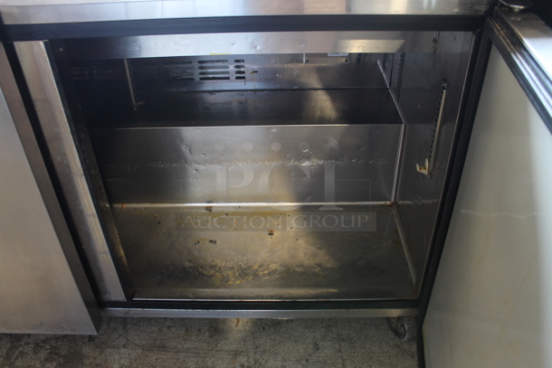 Turbo Air MST-60 Stainless Steel Commercial Sandwich Salad Prep Table Bain Marie Mega Top on Commercial Casters. 115 Volts, 1 Phase. Tested and Working! - Image 4 of 5