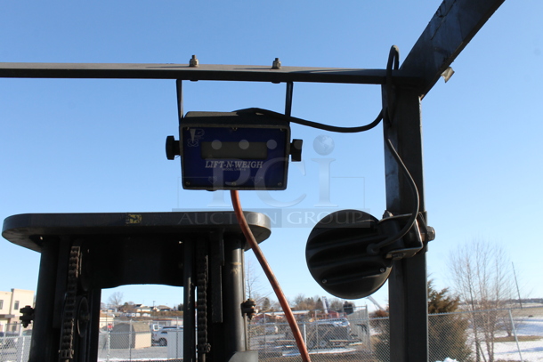 Clark ESMII-25 Metal Industrial 5,000 Pound Capacity Electric Powered Rider Forklift w/ Bulldog Battery Charger. Hours 4,932. Forklift is Tested and Working! - Image 9 of 12