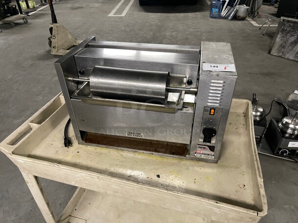 Clean! APW Wyott M-83 Conveyor Type Contact Grill Toaster 1600 Watts 220 Volt 1 Phase NSF Tested and Working!