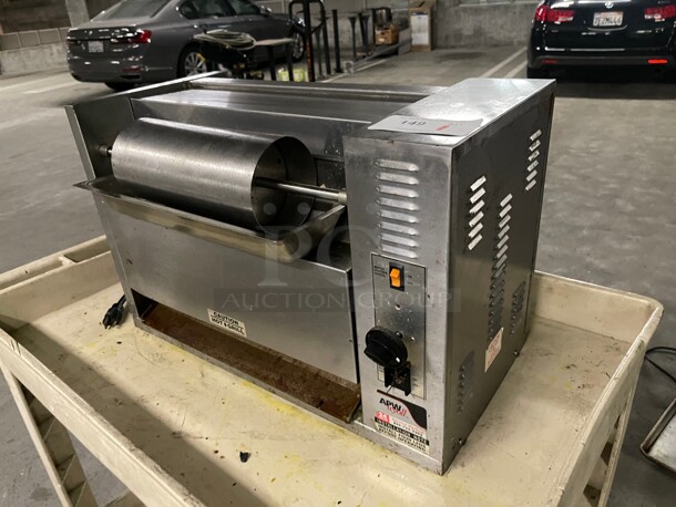 Clean! APW Wyott M-83 Conveyor Type Contact Grill Toaster 1600 Watts 220 Volt 1 Phase NSF Tested and Working! - Image 8 of 8