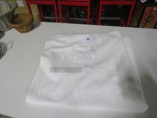 One 85X85 White Cloth Table Cloth. - Image 1 of 1