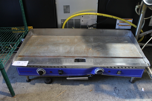 Globe PG36E Stainless Steel Commercial Countertop Electric Powered Flat Top Griddle. 208/240 Volts. 