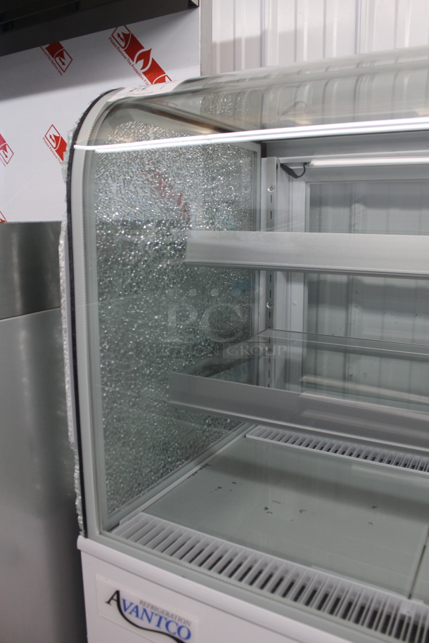 BRAND NEW SCRATCH AND DENT! Avantco 193BC72HCW Curved Glass White Refrigerated Bakery Display Case. See Pictures for Left Side Glass Pane Damage. 110-120 Volts, 1 Phase. Tested and Working! - Image 3 of 6