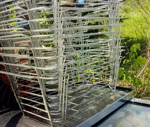 One Lot Of Wire Chafer Holders. - Image 1 of 1