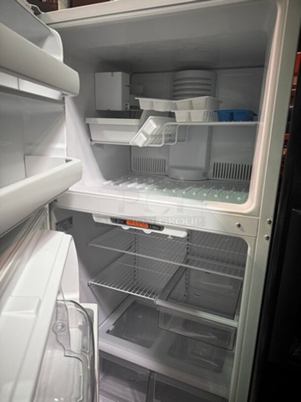 GE 30" Top/Bottom White Refrigerator. (Small Dent) , like new! 63" H x 30" W x 27" D - Image 6 of 8