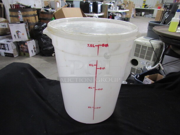 One Cambro 8 Quart Food Storage Container With Lid.