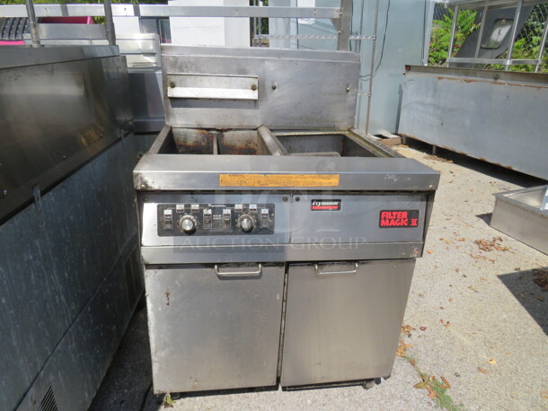 One Frymaster Filter Magic II Double Fryer On Casters. 31.5X32X47.  - Image 2 of 4